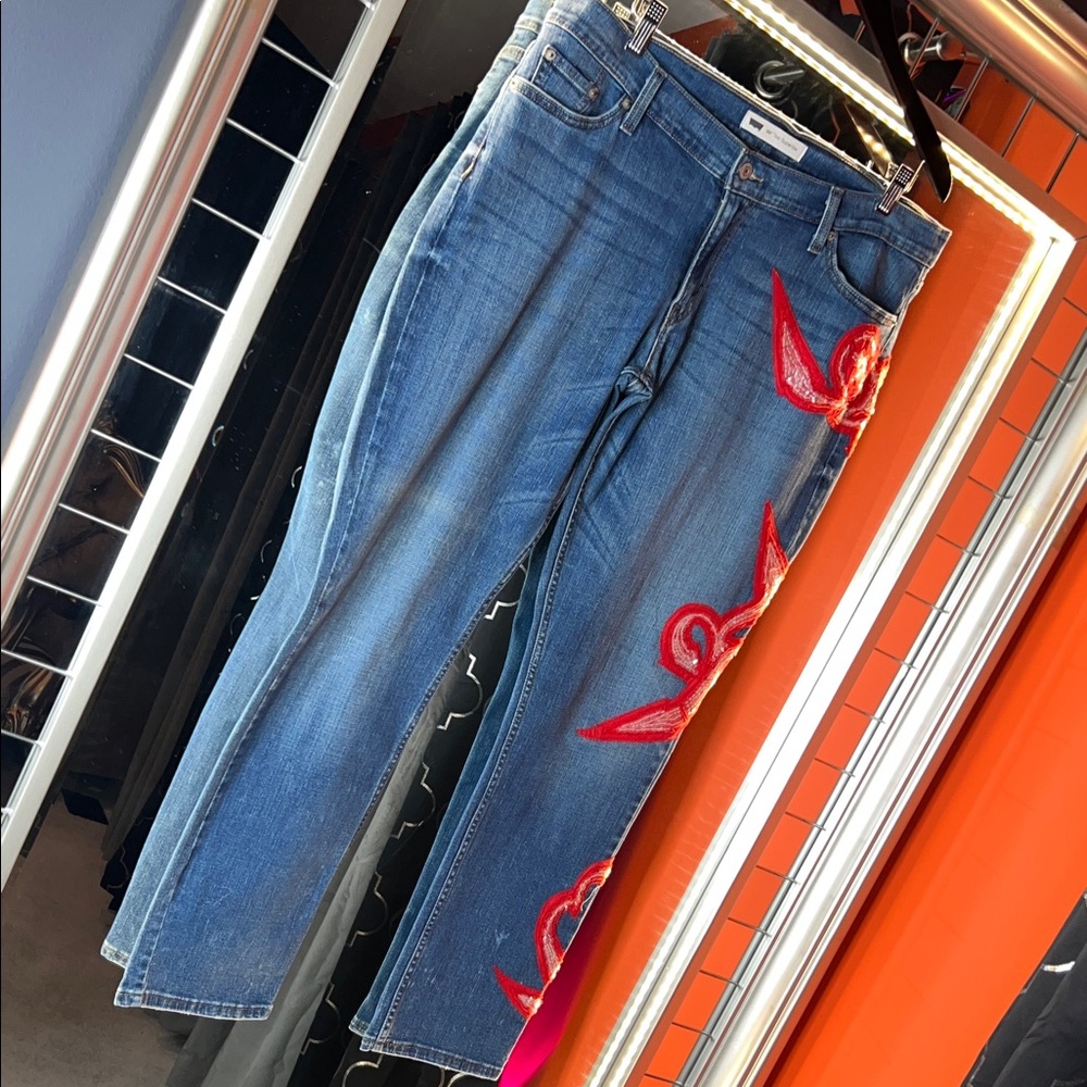 🔥 ULTIMATE SHOWSTOPPER: One-of-a-Kind Custom Levi’s 524 Super Low 🔥